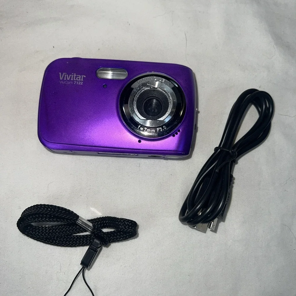 Vivitar‎ ViviCam 7122 Digital Camera 7.1MP Purple Open Box Compact Point Shoot